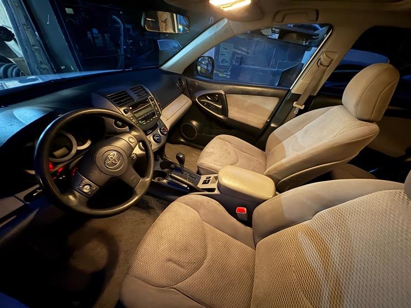 Toyota RAV4  2011
