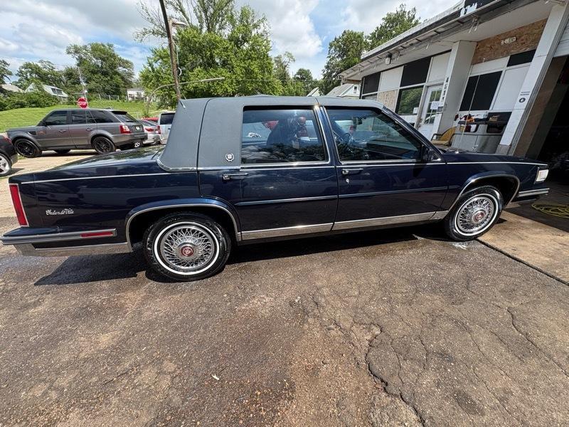 Cadillac DeVille Sedan 1988