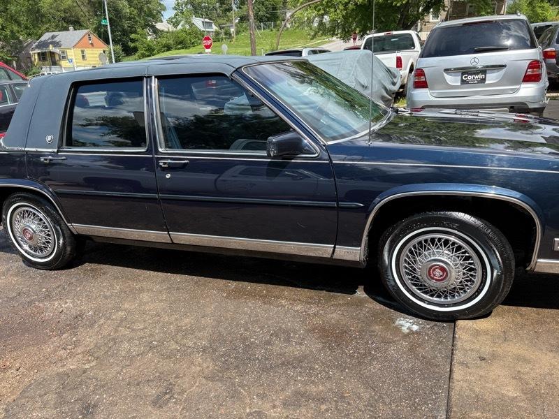 Cadillac DeVille Sedan 1988