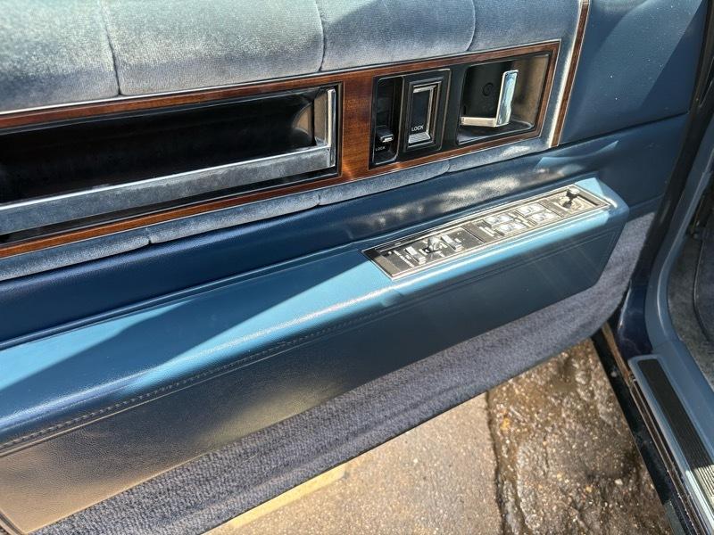 Cadillac DeVille Sedan 1988