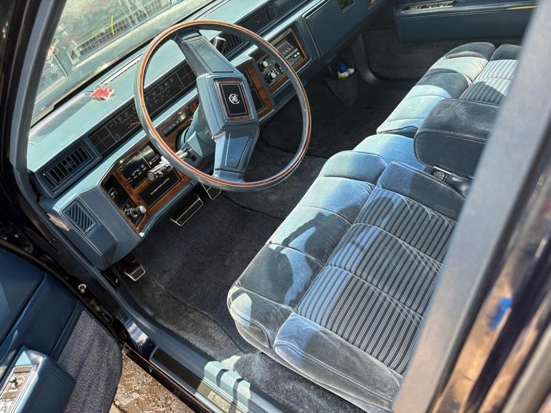 Cadillac DeVille Sedan 1988