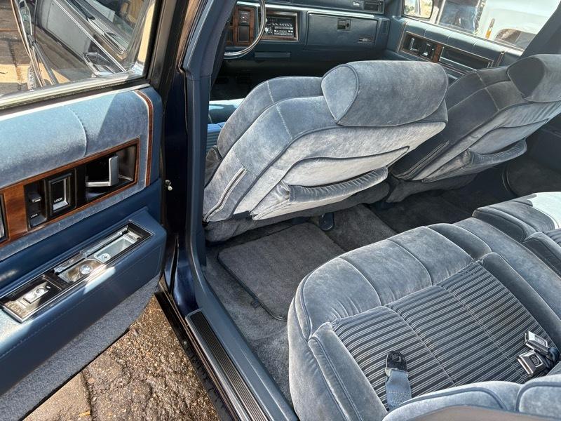 Cadillac DeVille Sedan 1988