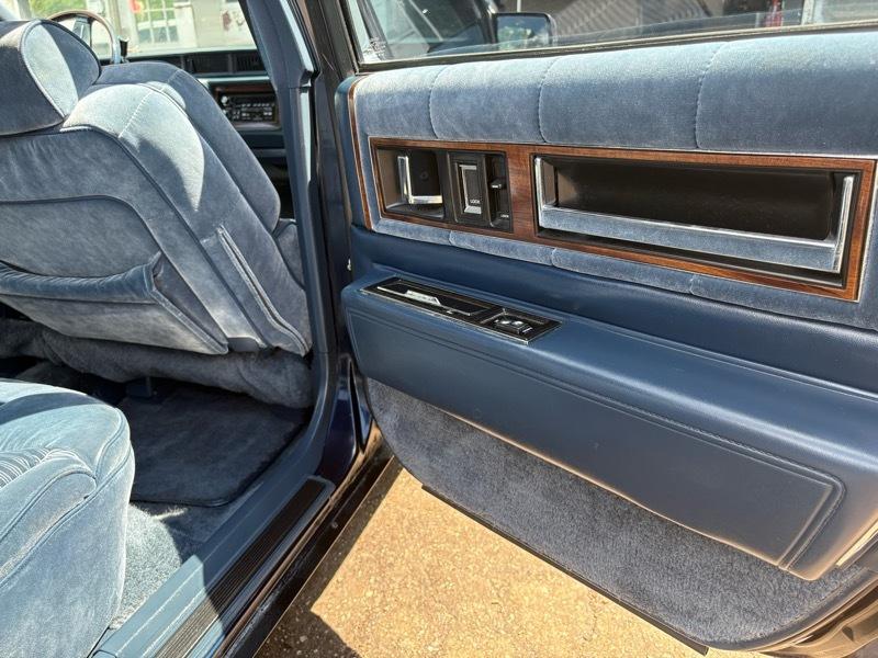 Cadillac DeVille Sedan 1988