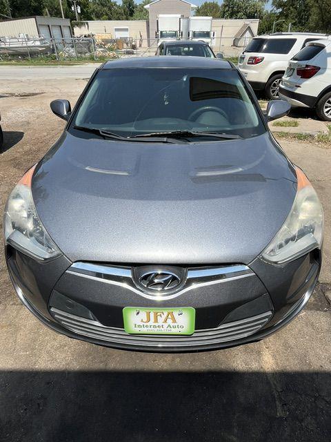 Hyundai Veloster Base 2012