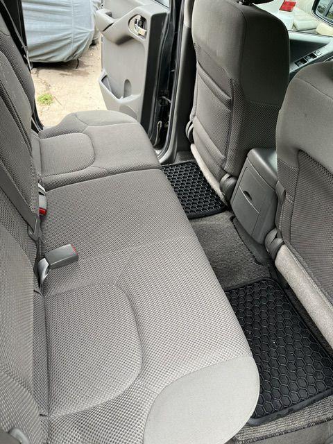 Nissan Frontier LE Crew Cab 4WD 2006