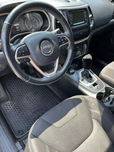 Jeep Cherokee Latitude 4WD 2015