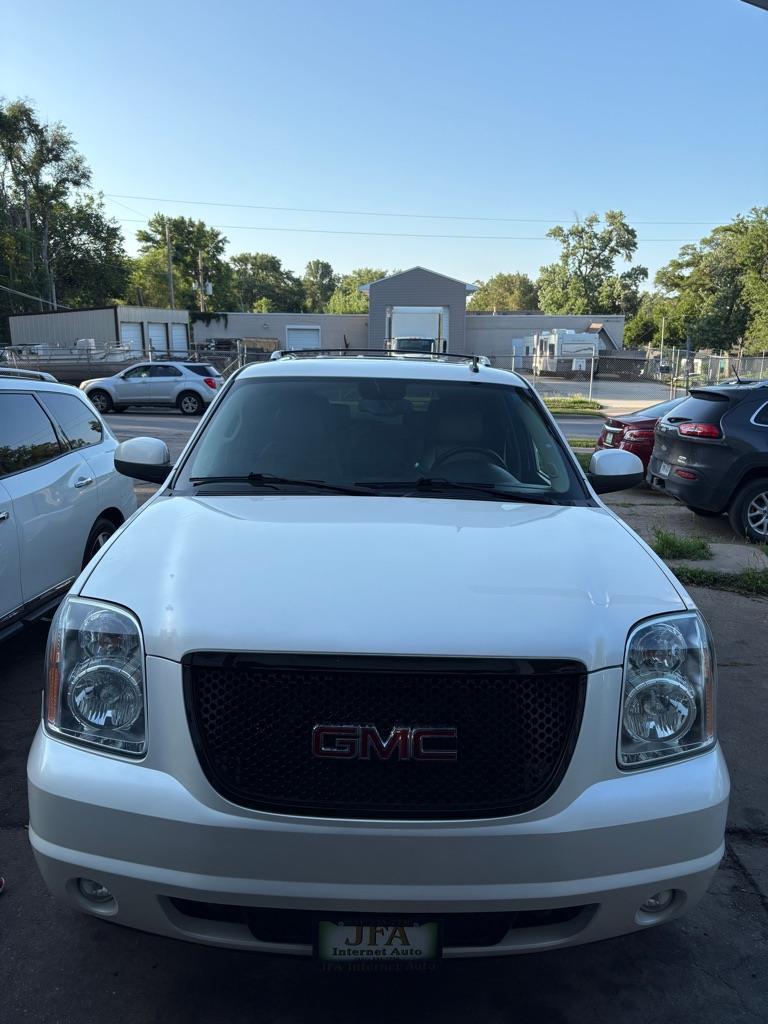 GMC Yukon Denali 4WD 2013