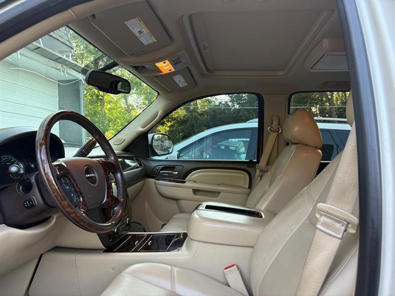 GMC Yukon Denali 4WD 2013