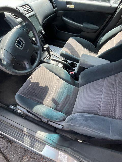 Honda Accord LX sedan AT 2003