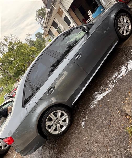 Audi A4 2.0T Premium quattro Sedan AWD 8A 2016