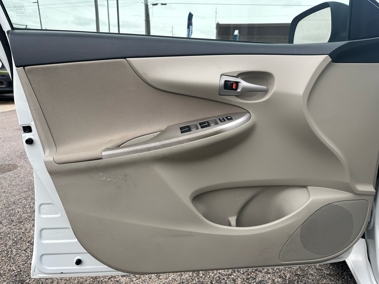 Toyota Corolla LE 4D Sedan 2013