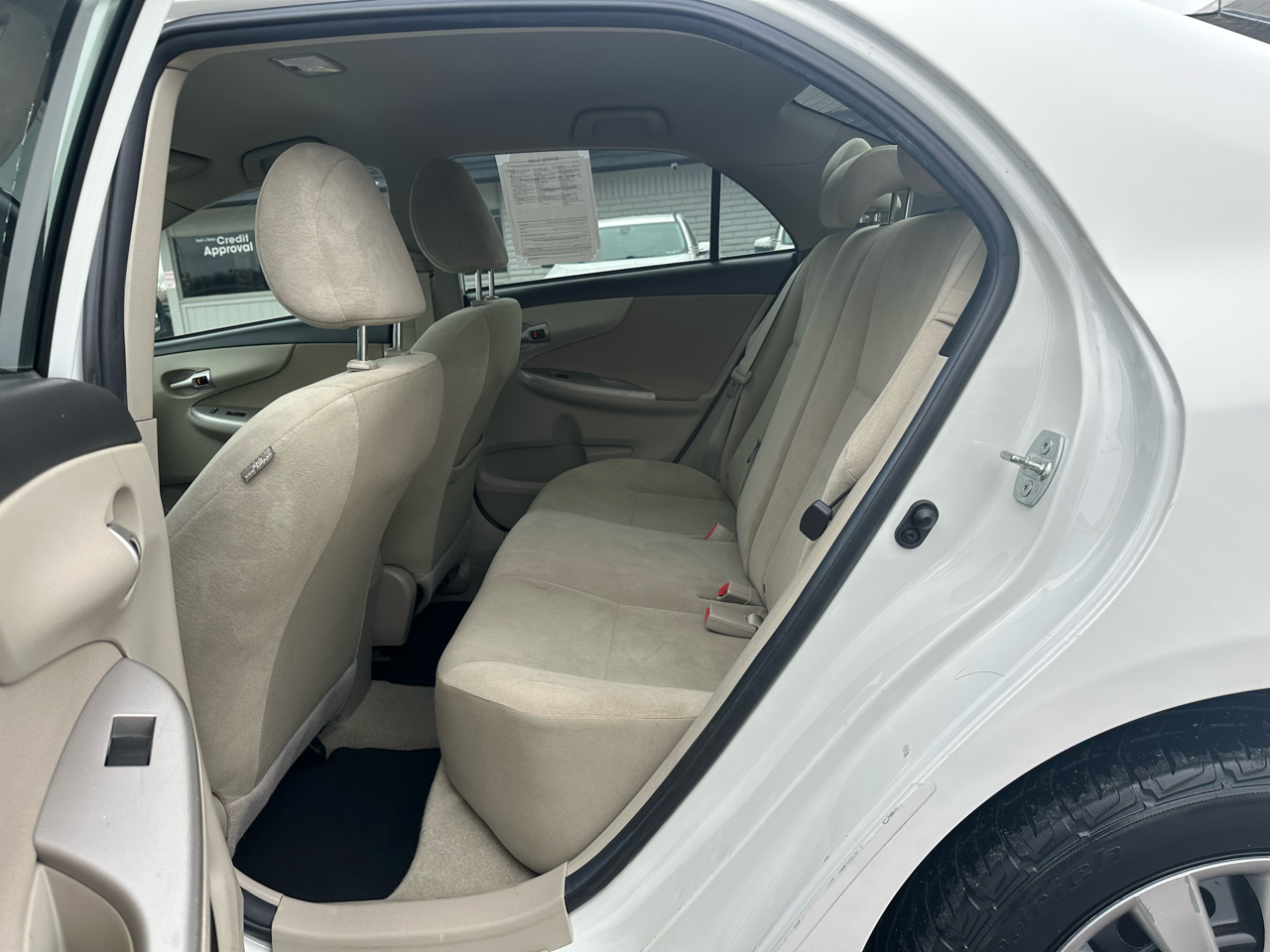 Toyota Corolla LE 4D Sedan 2013