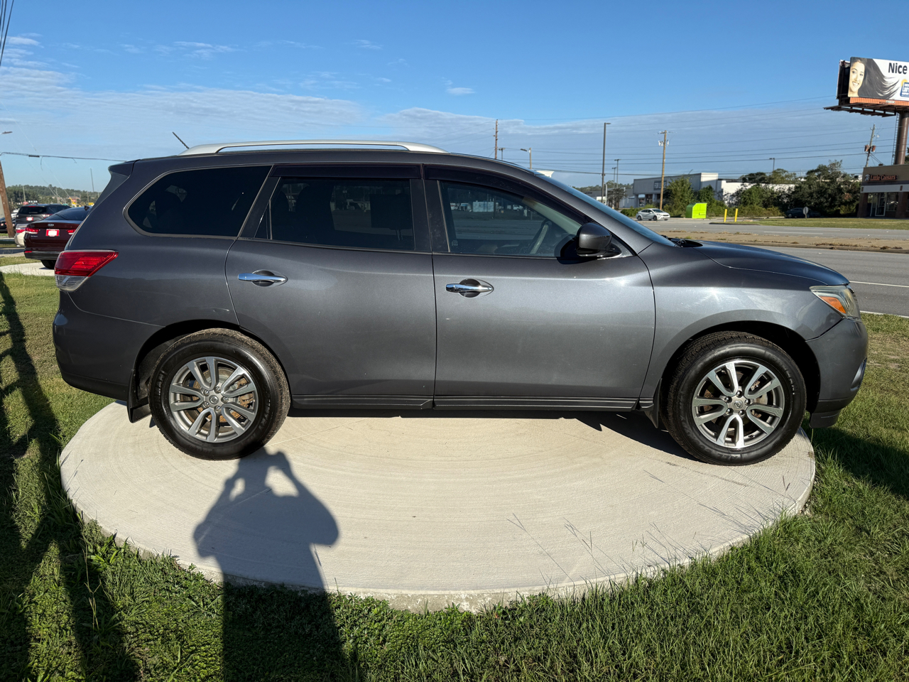 Nissan Pathfinder SV 2WD 2013 Nissan Pathfinder SV 2WD 2013