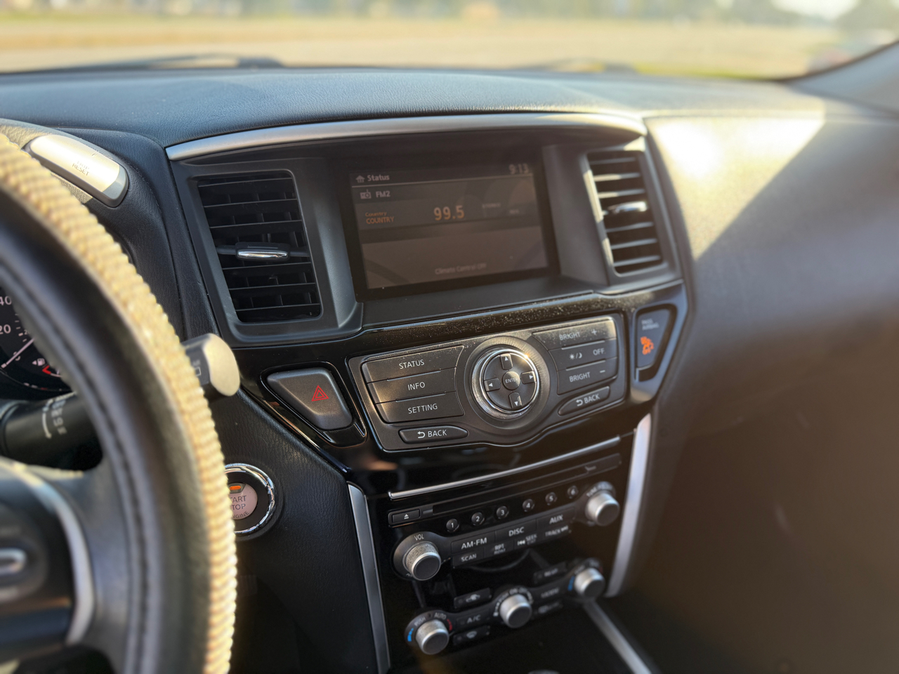 Nissan Pathfinder SV 2WD 2013 Nissan Pathfinder SV 2WD 2013