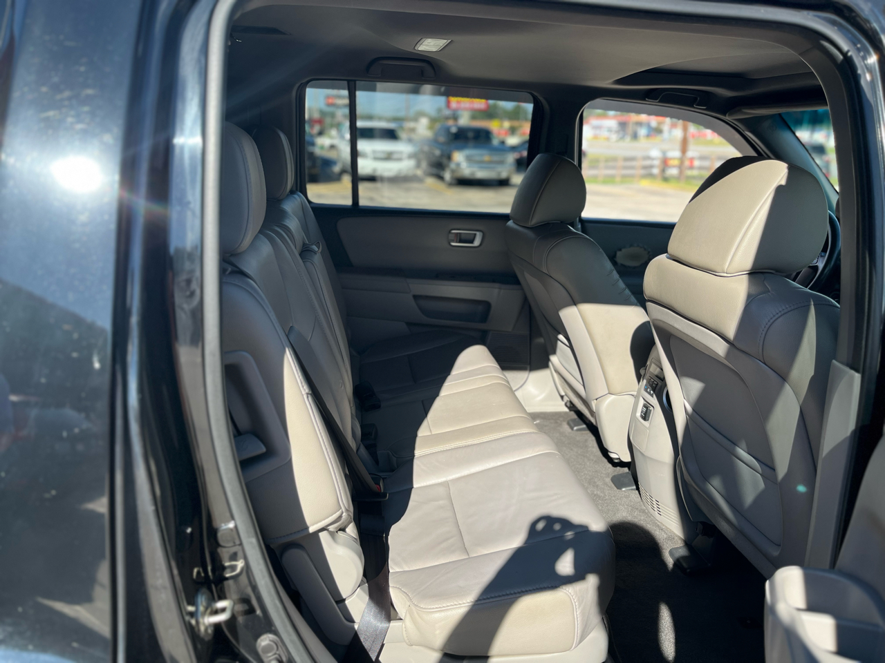 Honda Pilot EX-L 2WD 5-Spd AT with Navigation 2012 Honda Pilot EX-L 2WD 5-Spd AT with Navigation 2012