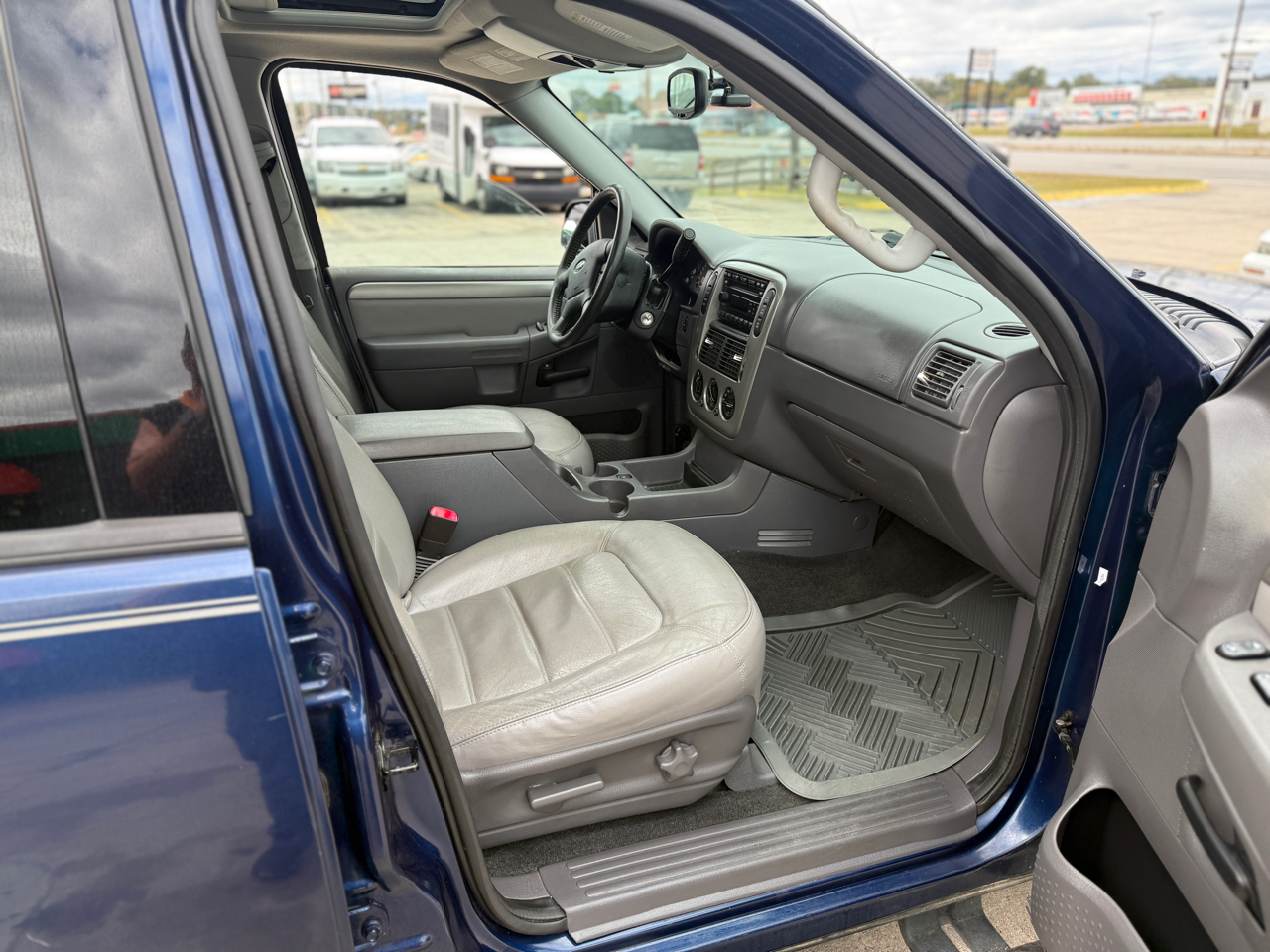 Ford Explorer XLT 4.0L 4WD 2005 Ford Explorer XLT 4.0L 4WD 2005