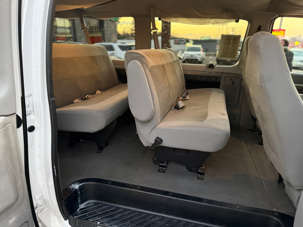 Ford Econoline E-350 XL Super Duty 2005