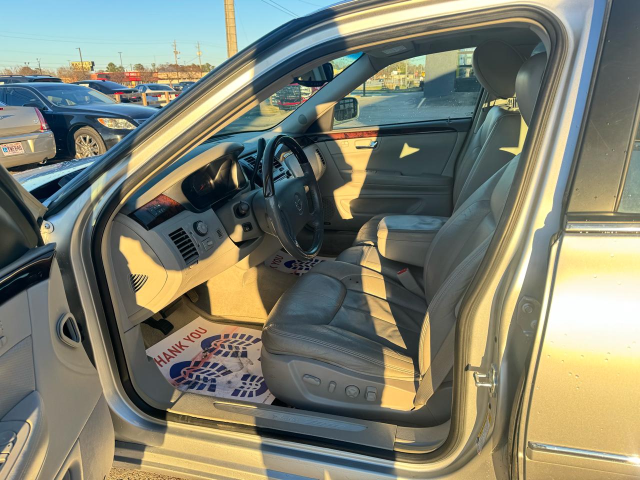 Cadillac DTS Premium w/ Navi 2011