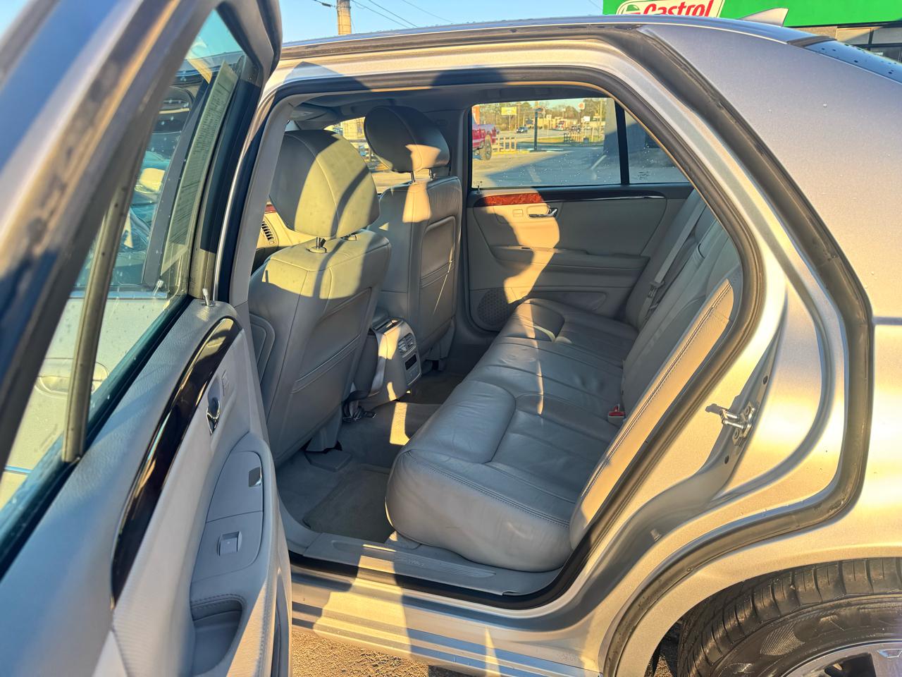 Cadillac DTS Premium w/ Navi 2011