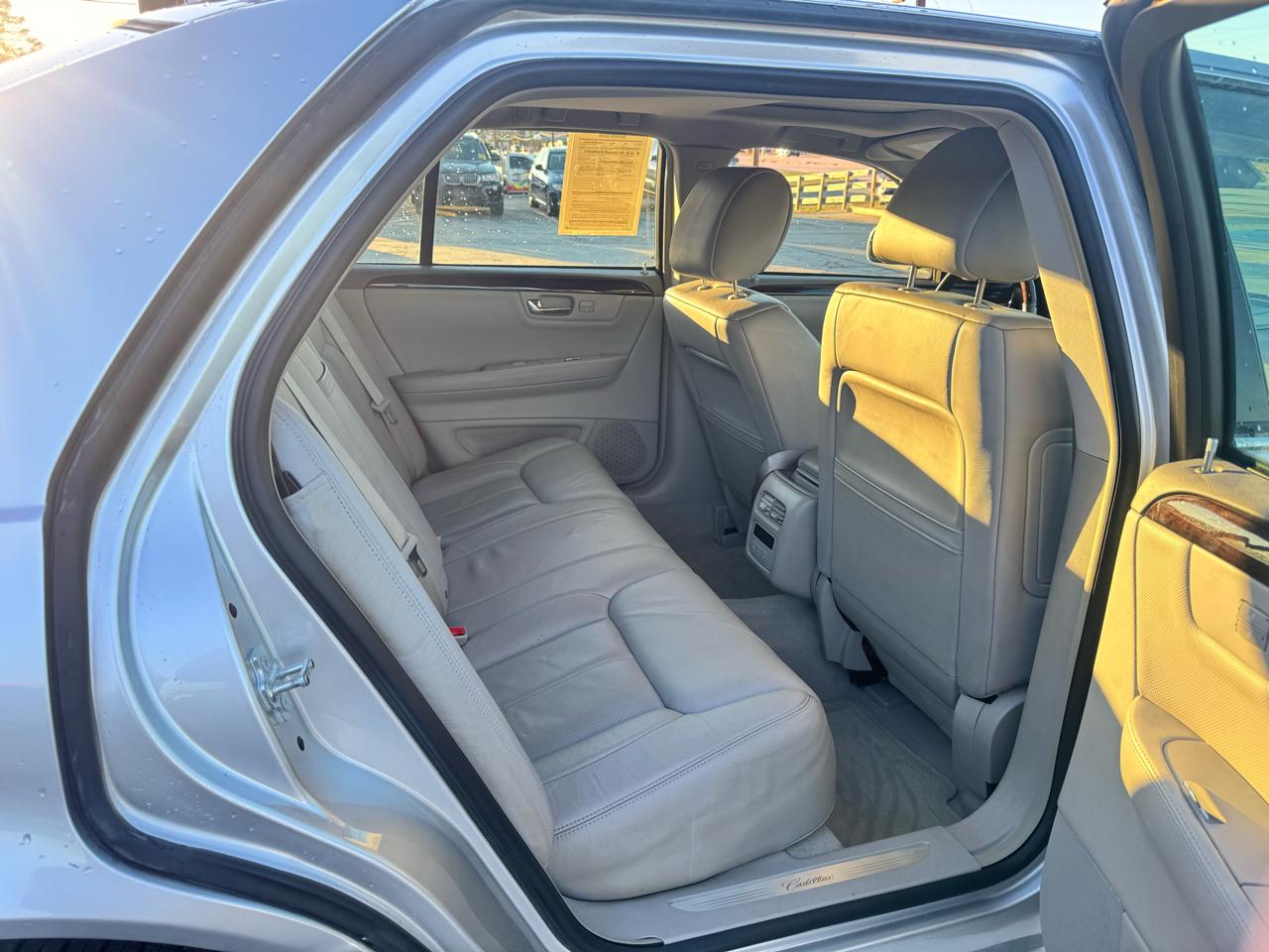 Cadillac DTS Premium w/ Navi 2011