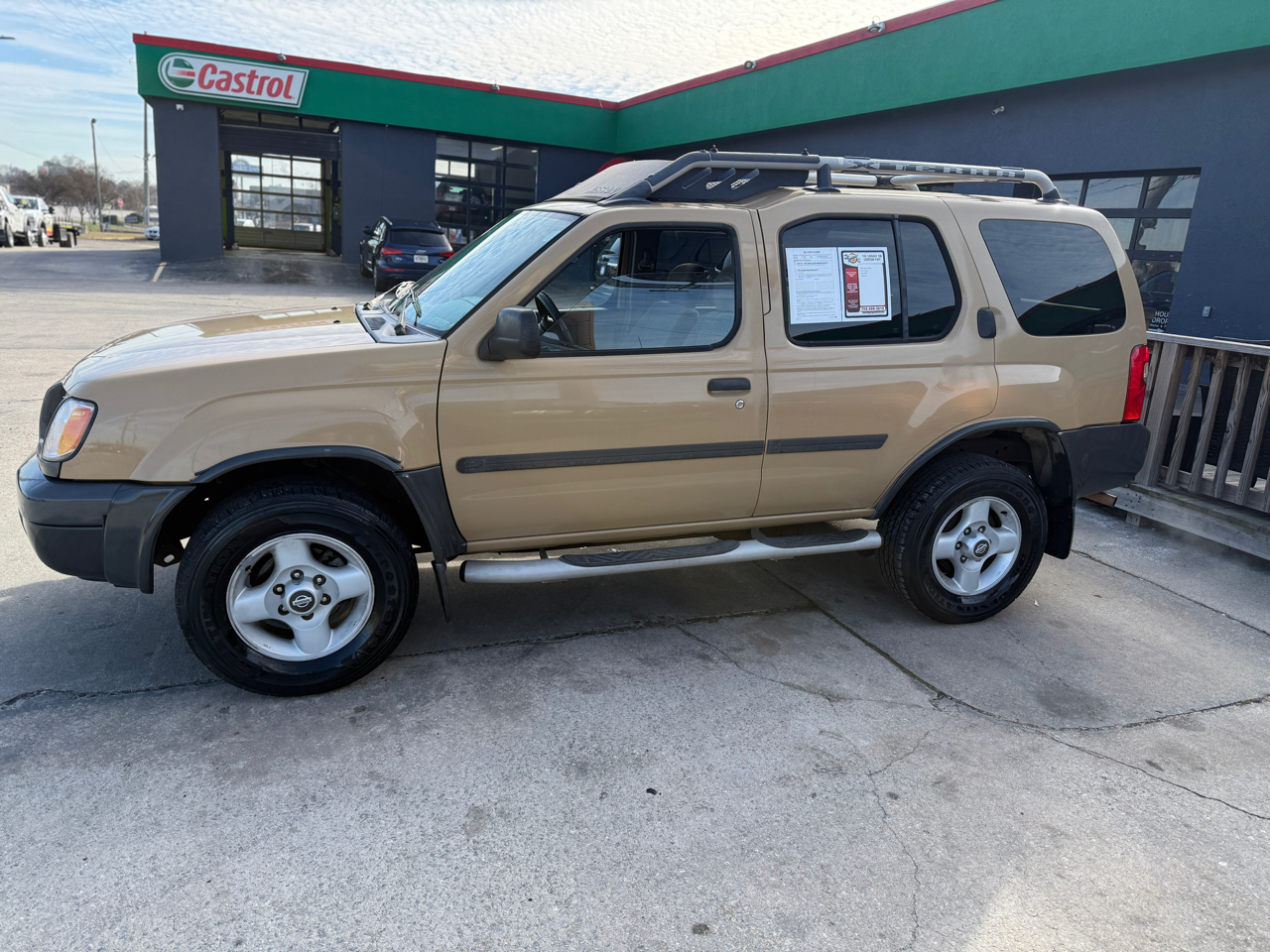Nissan Xterra SE 2WD 2001