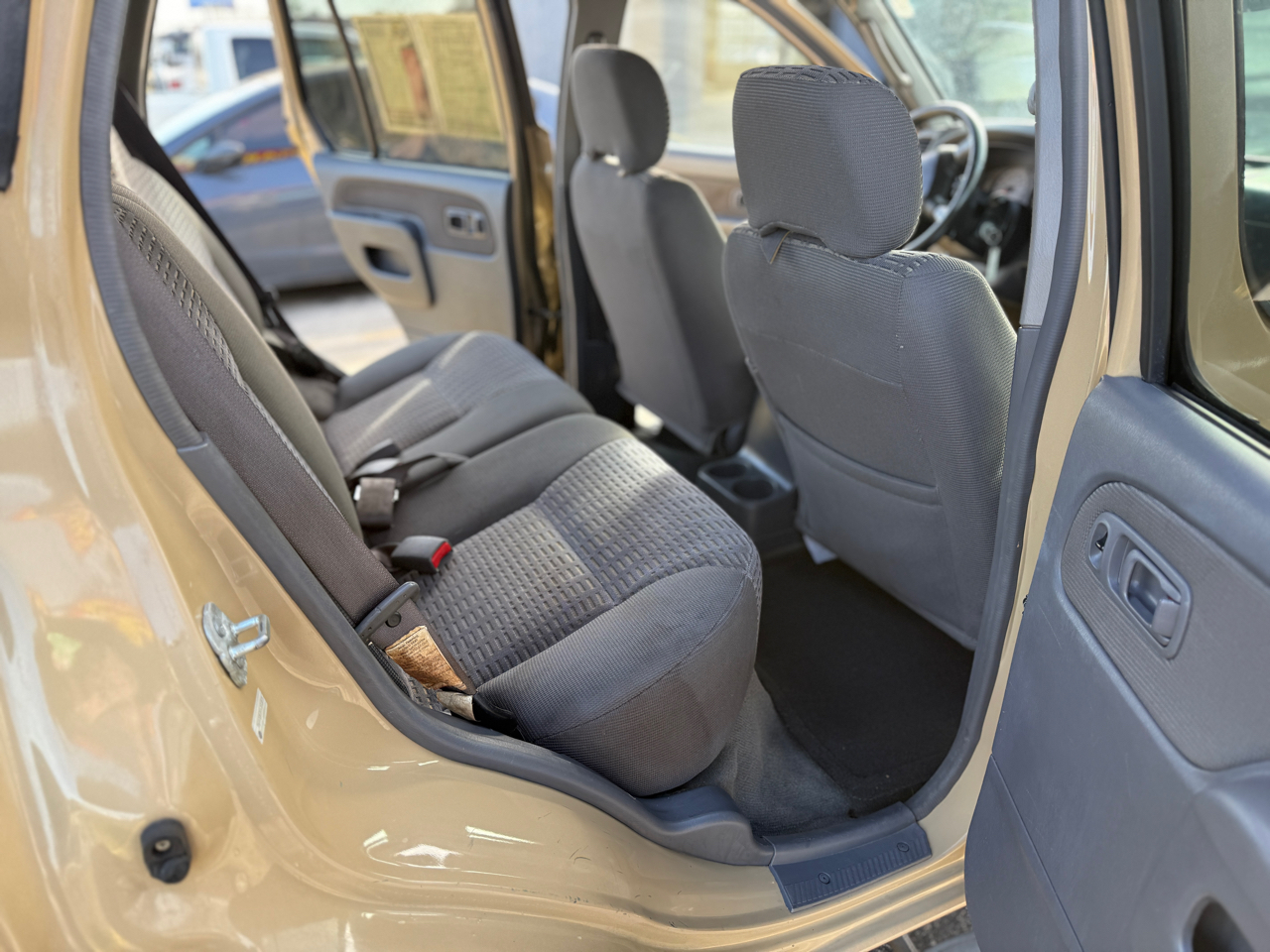 Nissan Xterra SE 2WD 2001