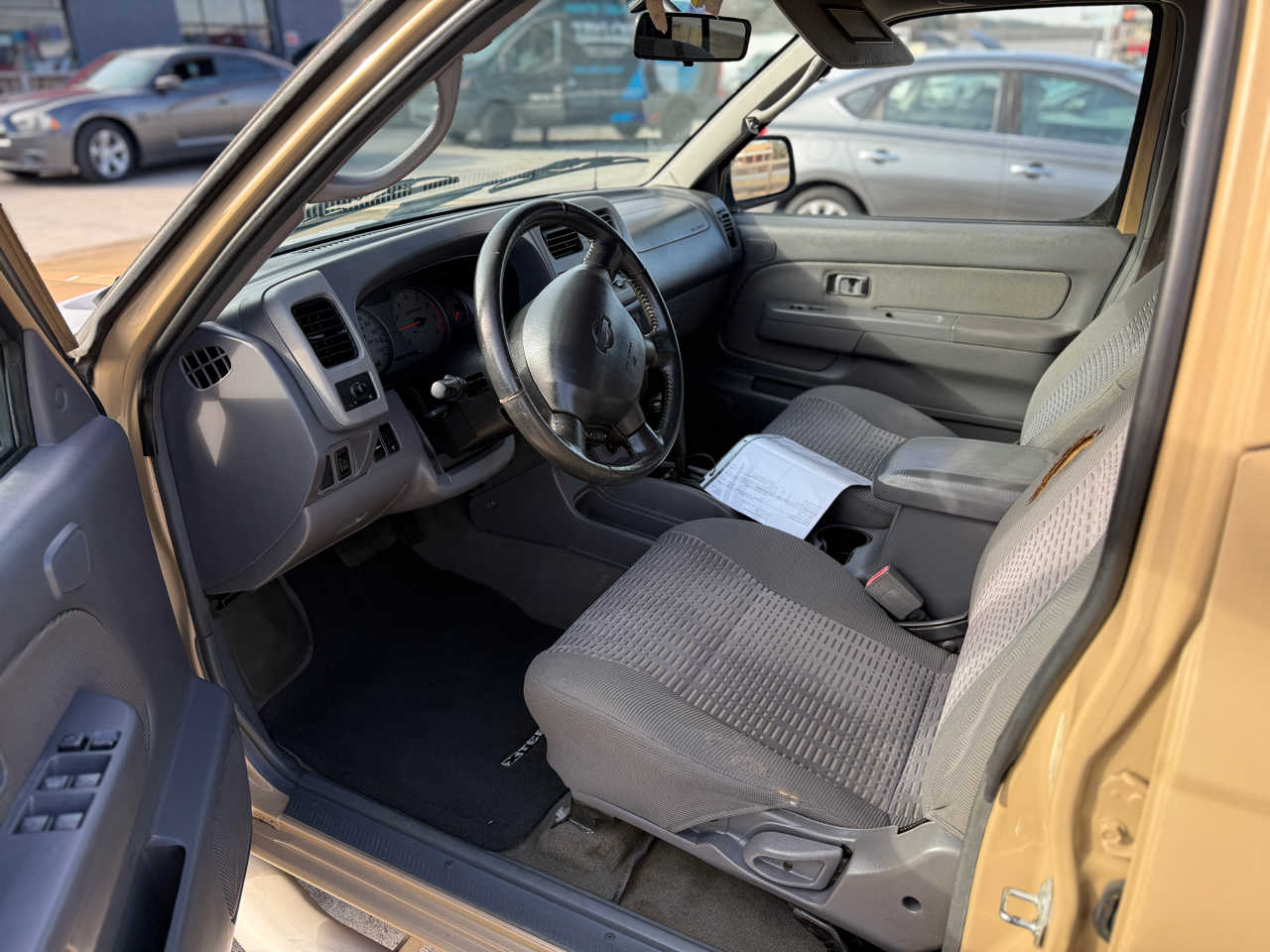 Nissan Xterra SE 2WD 2001