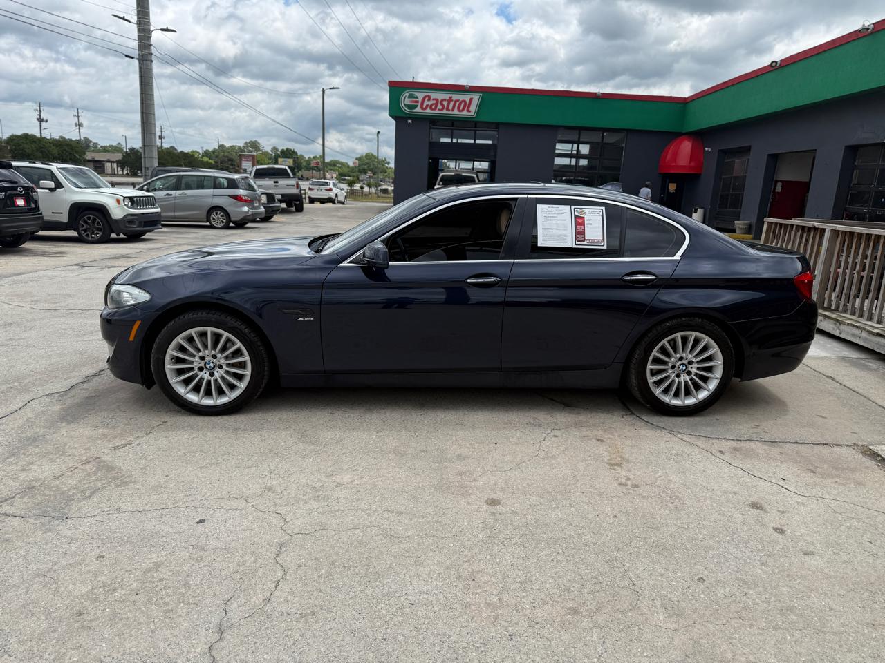 BMW 5-Series 535xi 2011