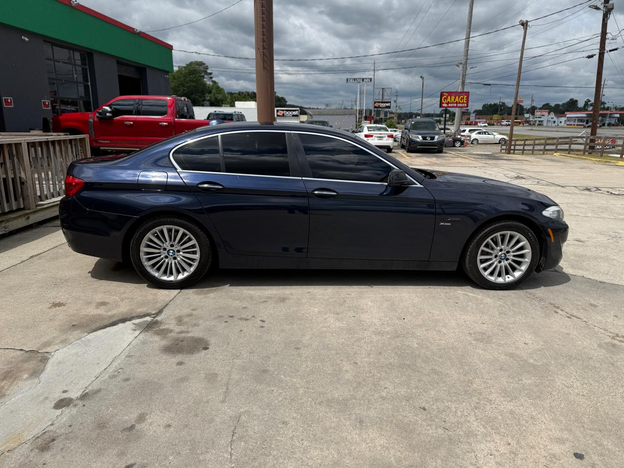 BMW 5-Series 535xi 2011
