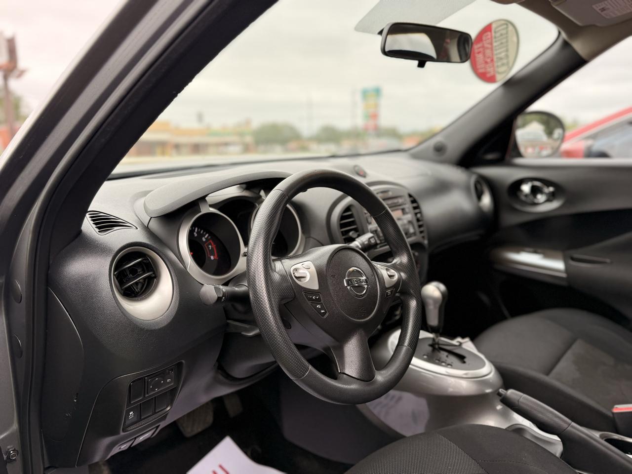 Nissan Juke SV FWD CVT 2014