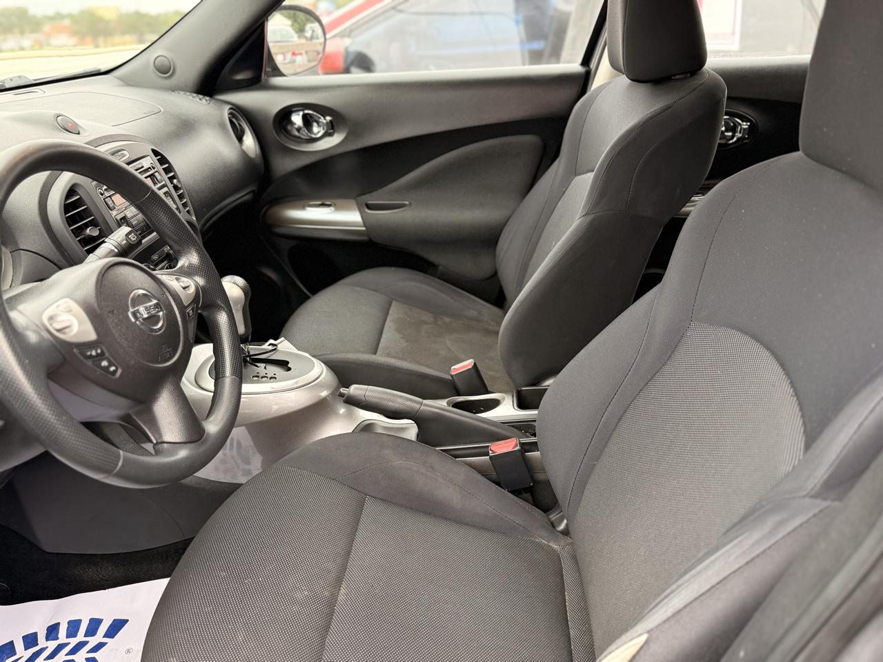 Nissan Juke SV FWD CVT 2014