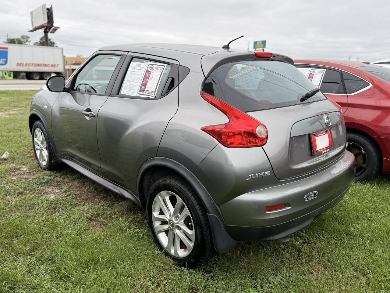 Nissan Juke SV FWD CVT 2014