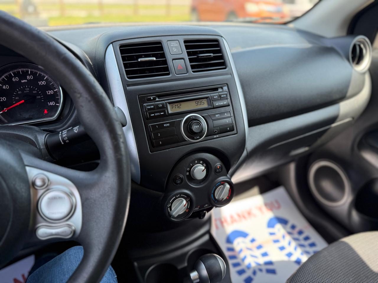 Nissan Versa 1.6 SV Sedan 2014