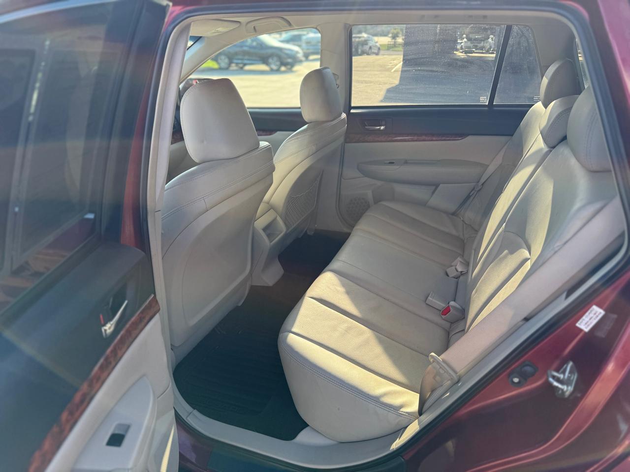 Subaru Outback 2.5i Limited 2011