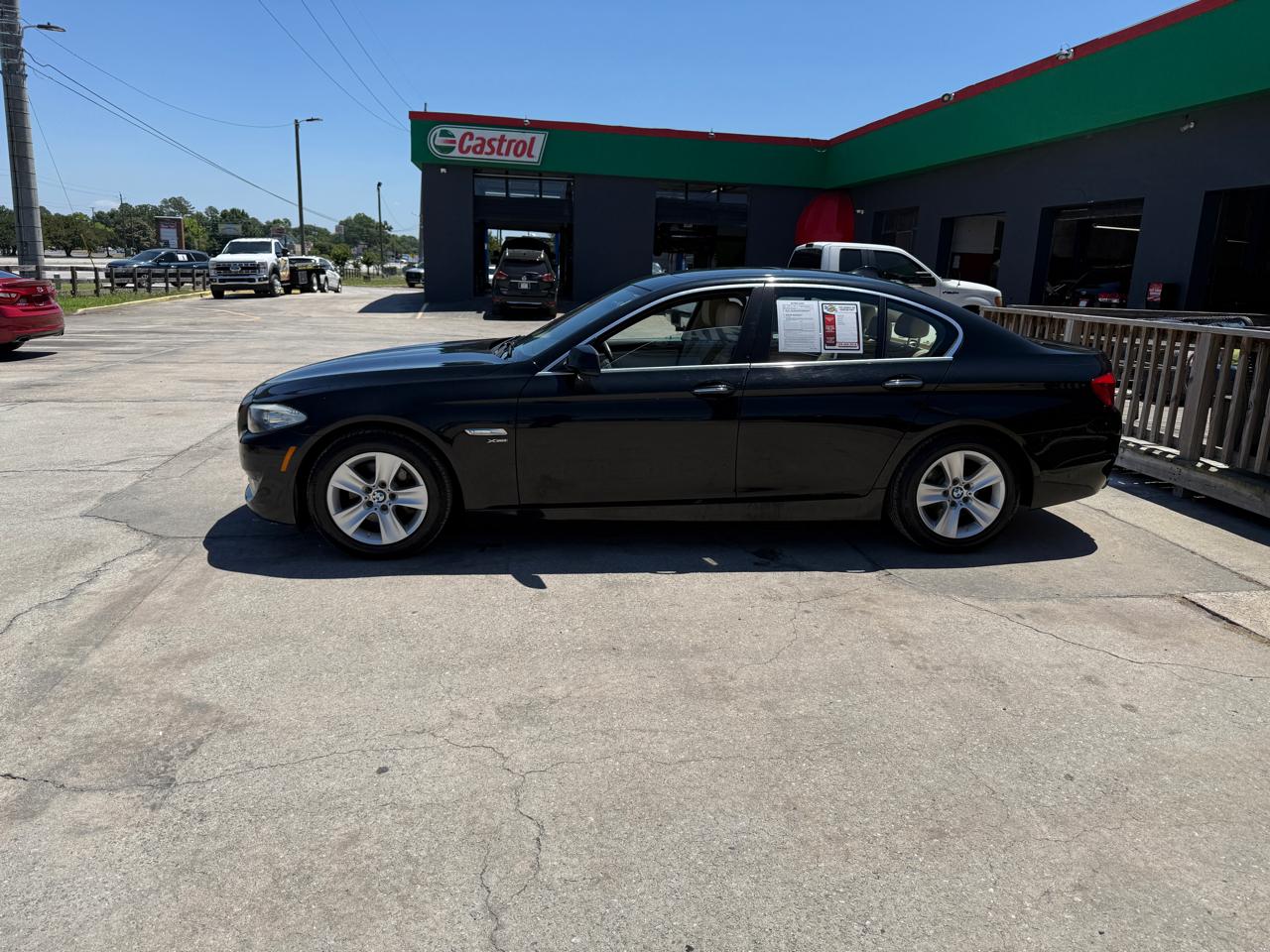 BMW 5-Series 528i xDrive 2012
