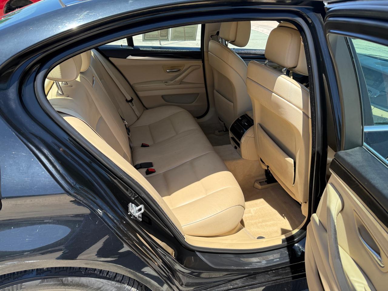 BMW 5-Series 528i xDrive 2012