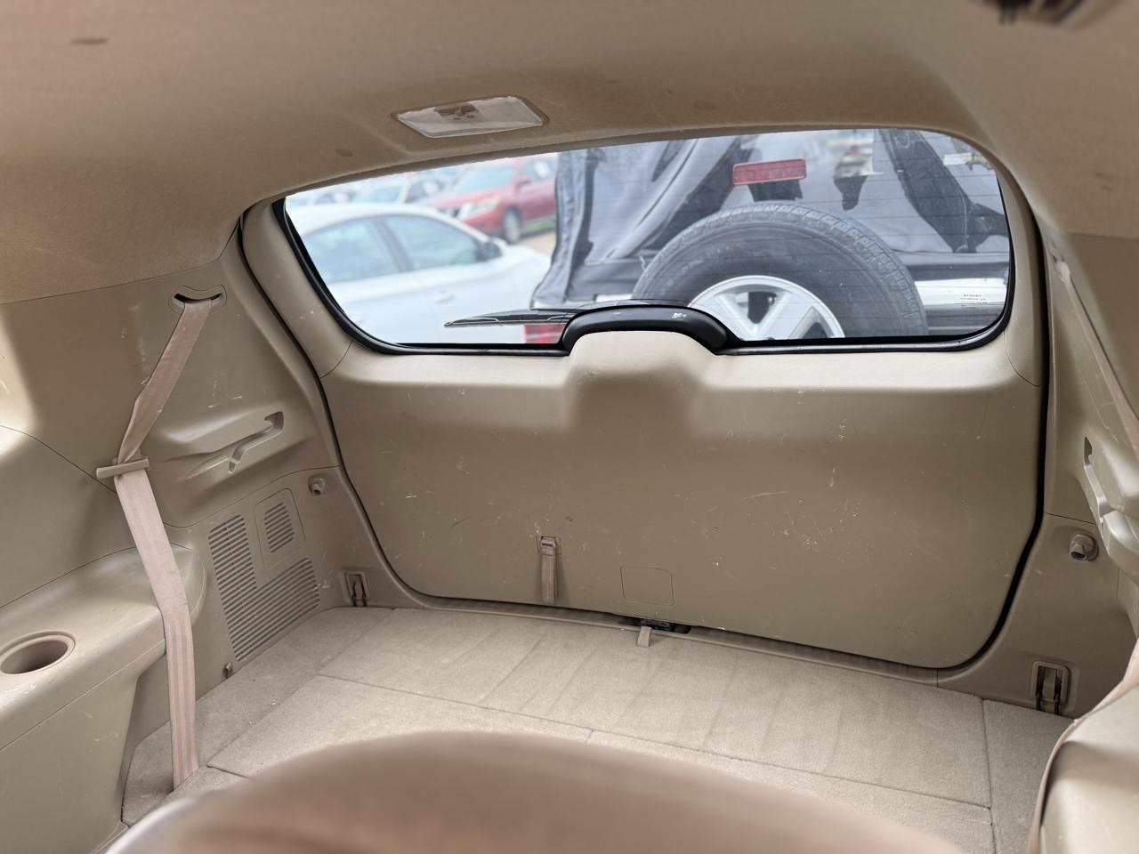 Toyota Highlander Base 2WD V6 2011