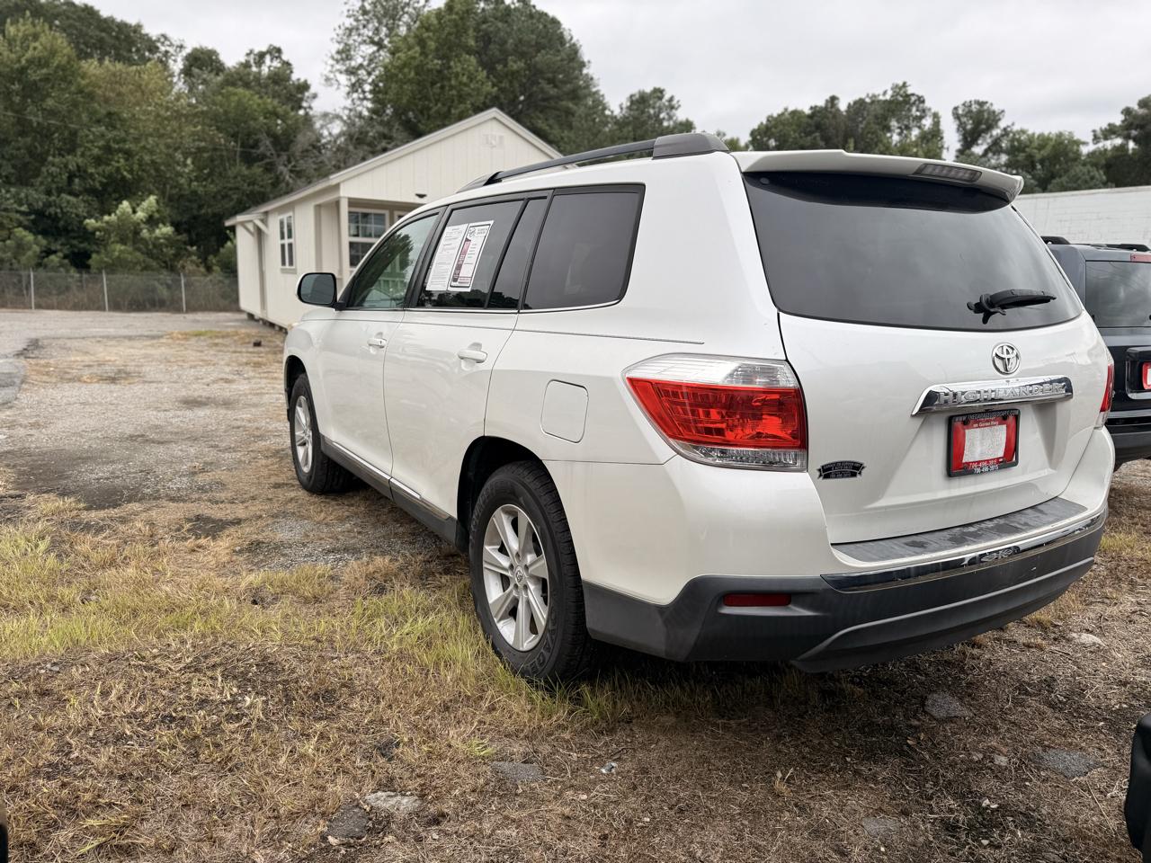 Toyota Highlander Base 2WD V6 2011