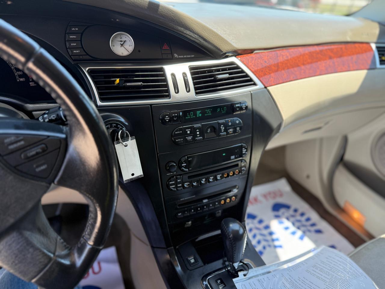 Chrysler Pacifica Touring FWD 2007