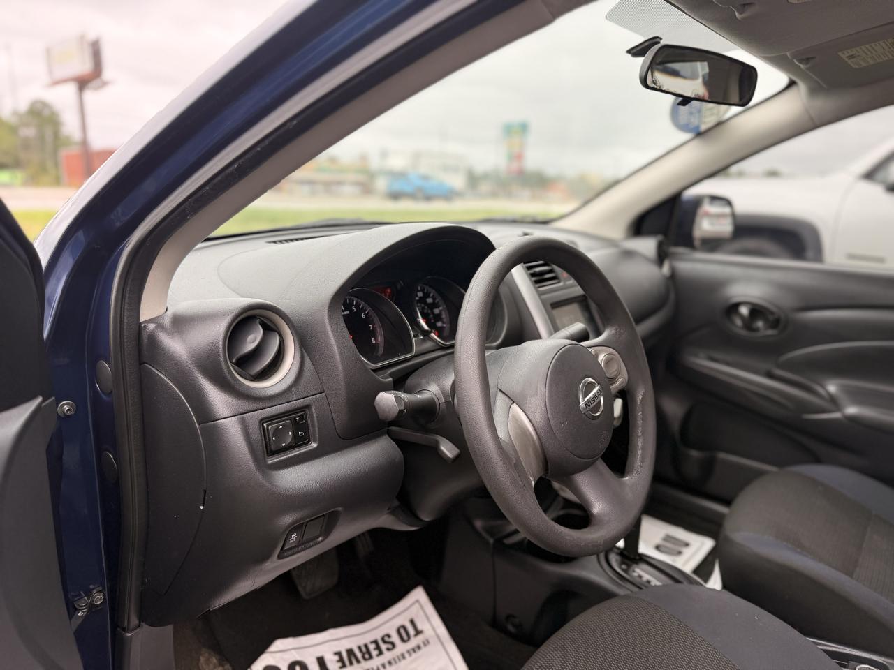 Nissan Versa 1.6 SV Sedan 2012