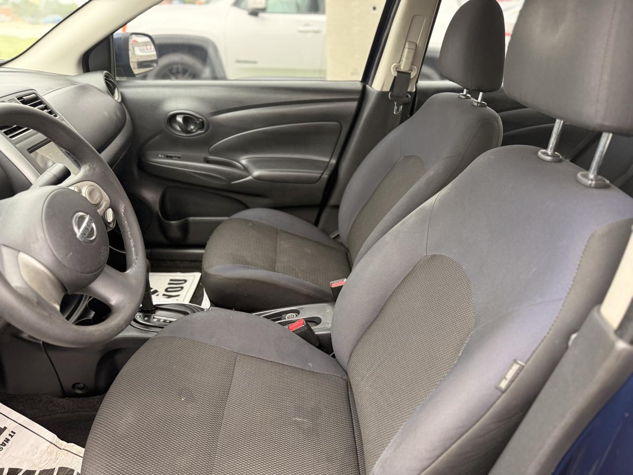 Nissan Versa 1.6 SV Sedan 2012