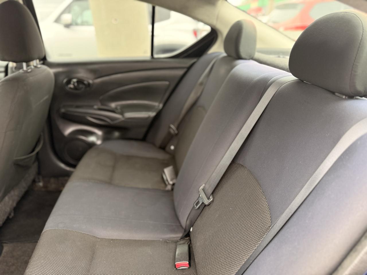Nissan Versa 1.6 SV Sedan 2012