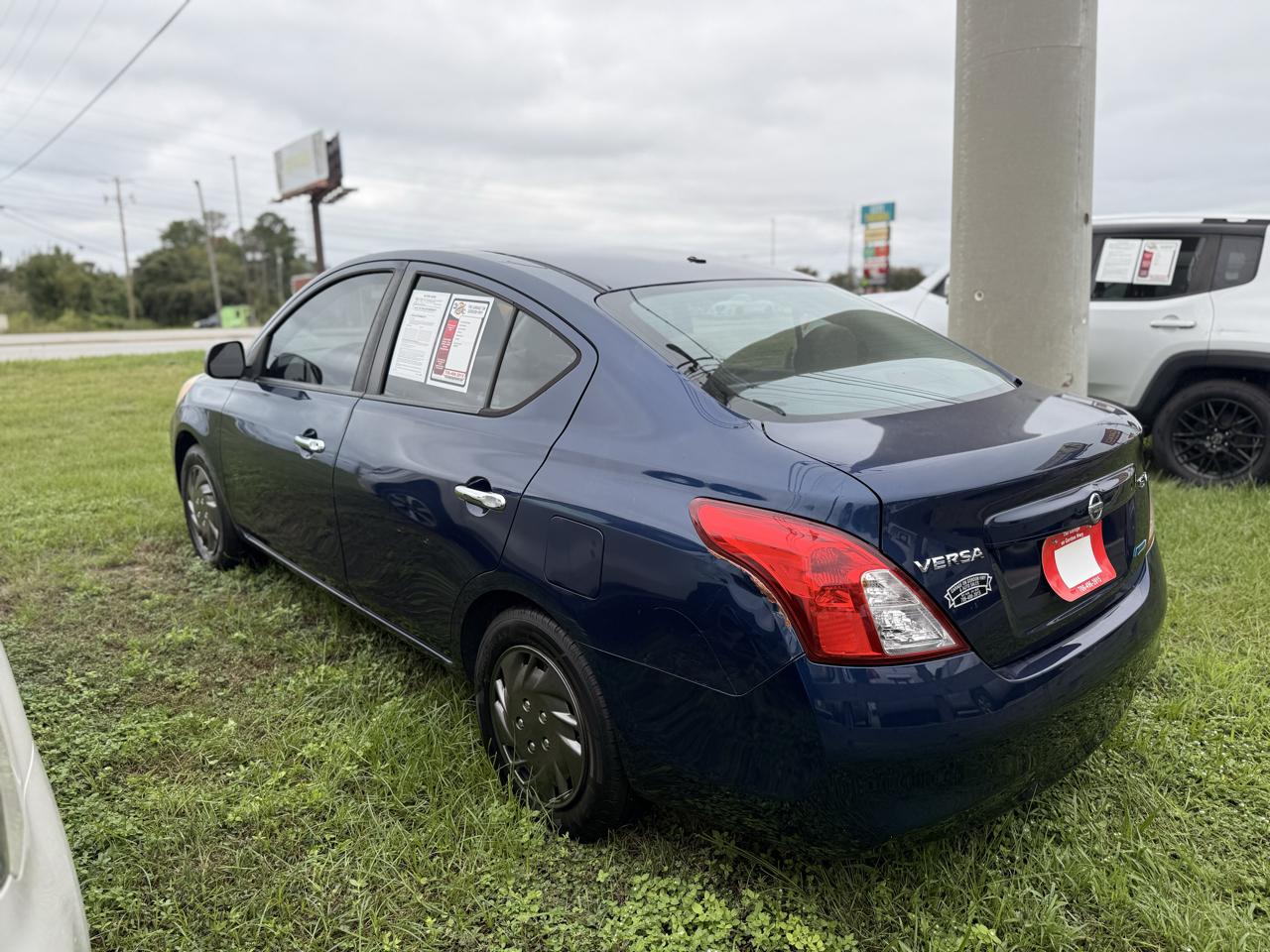 Nissan Versa 1.6 SV Sedan 2012