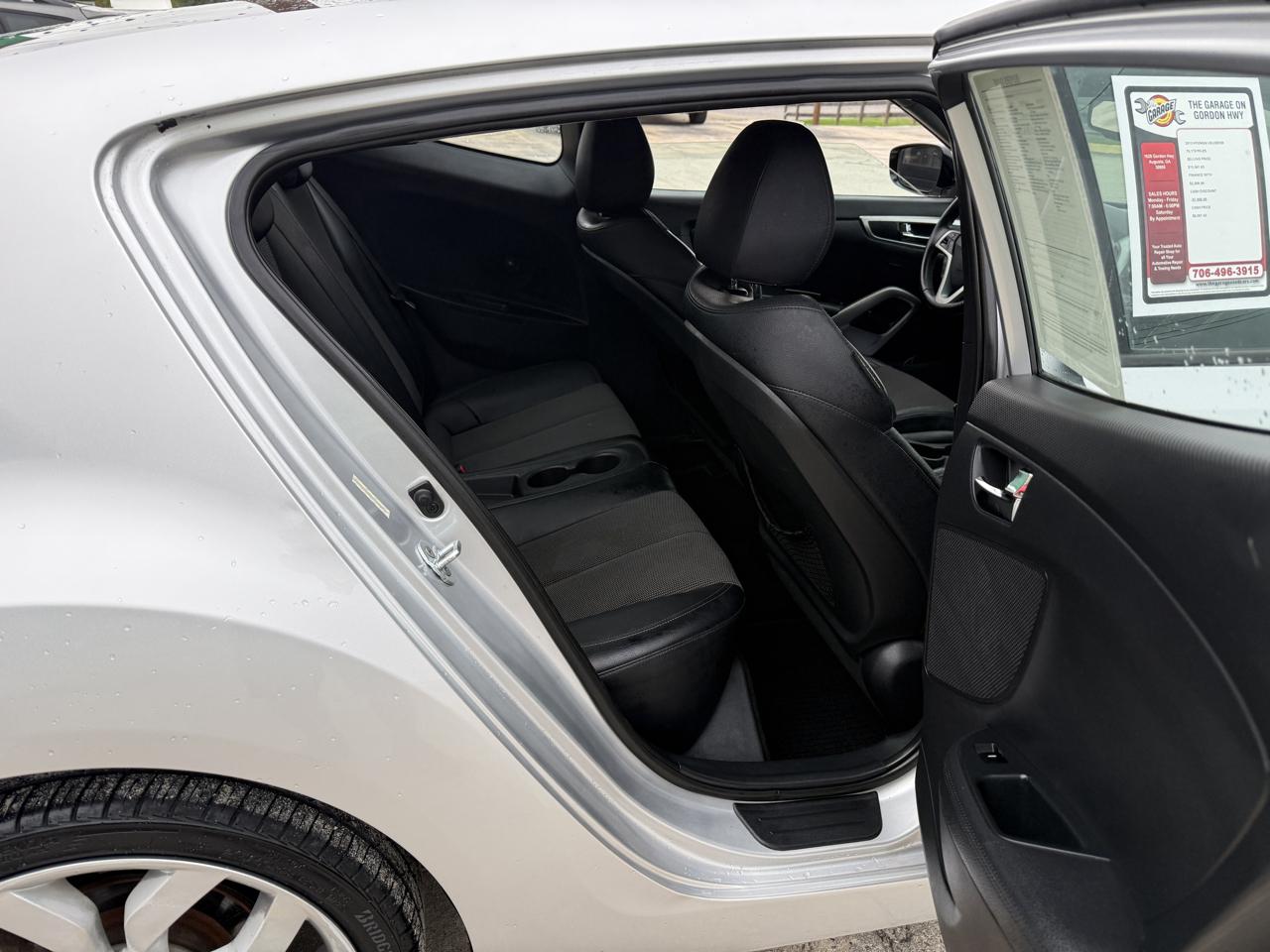 Hyundai Veloster Base 2013
