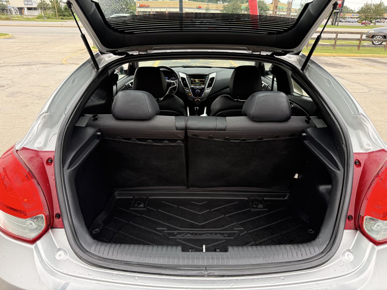 Hyundai Veloster Base 2013