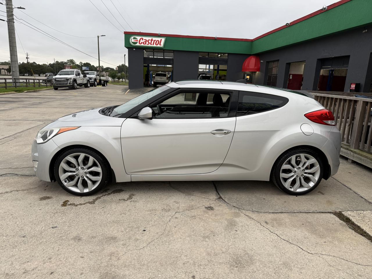Hyundai Veloster Base 2013