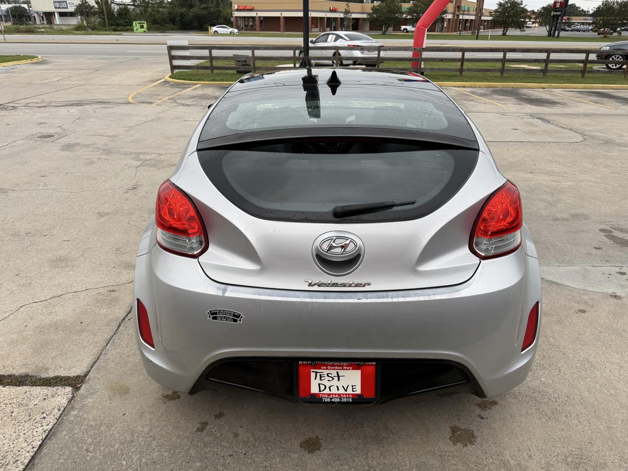 Hyundai Veloster Base 2013