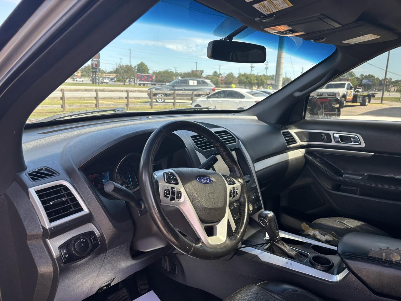 Ford Explorer XLT FWD 2012