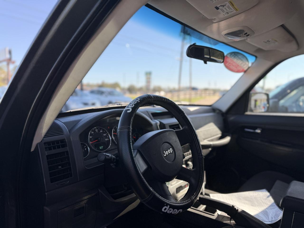 Jeep Liberty Sport 2WD 2010