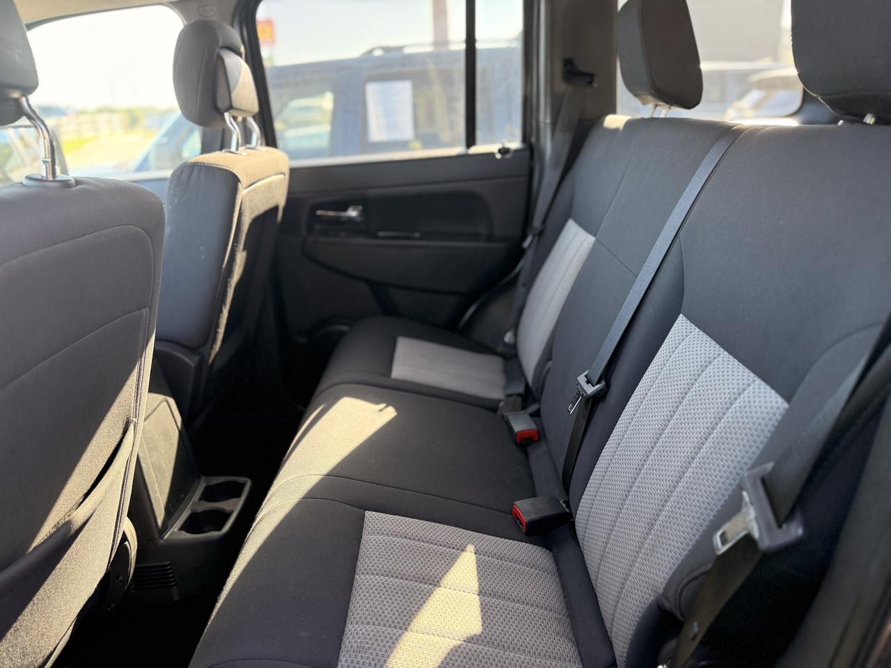 Jeep Liberty Sport 2WD 2010